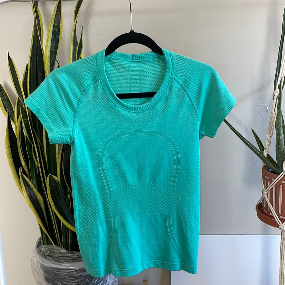 Green lululemon swiftly tee
